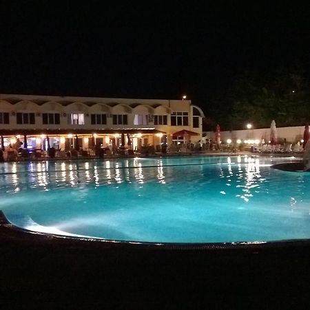 Hotel Mimoza Razgrad Extérieur photo