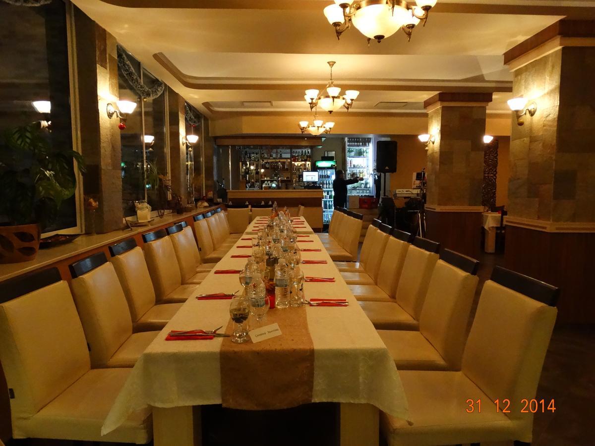 Hotel Mimoza Razgrad Extérieur photo