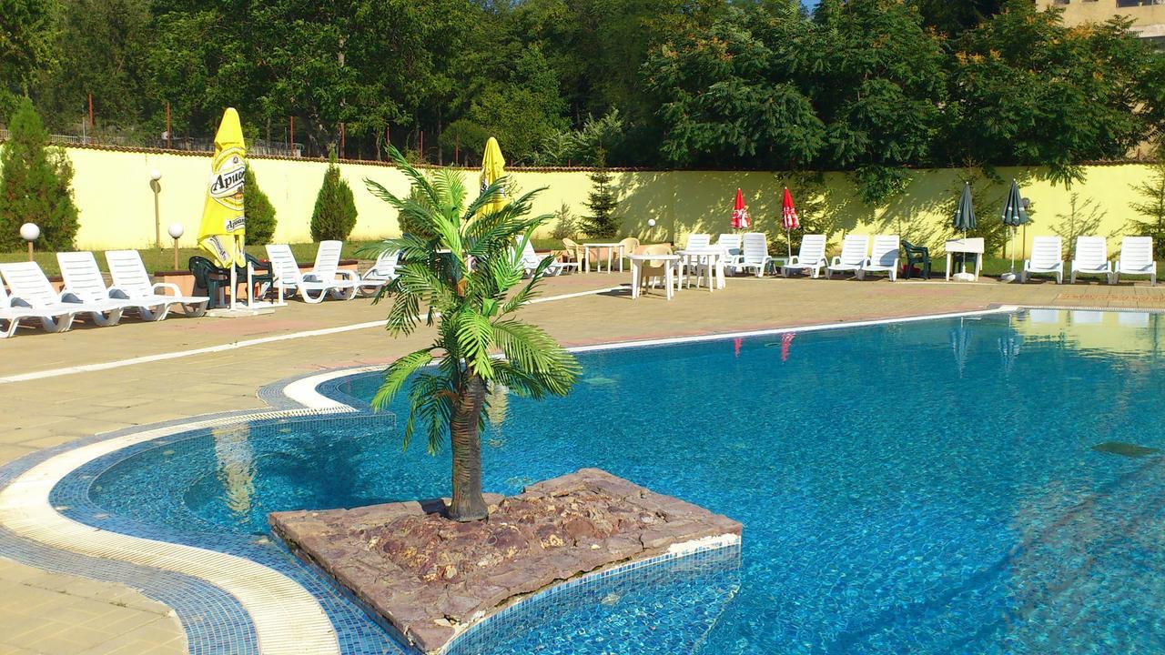 Hotel Mimoza Razgrad Extérieur photo