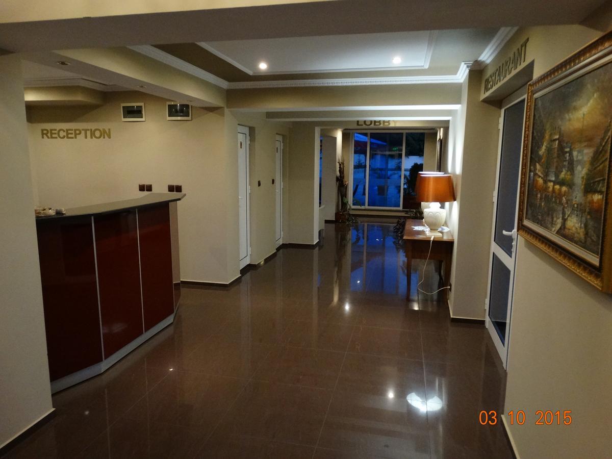 Hotel Mimoza Razgrad Extérieur photo