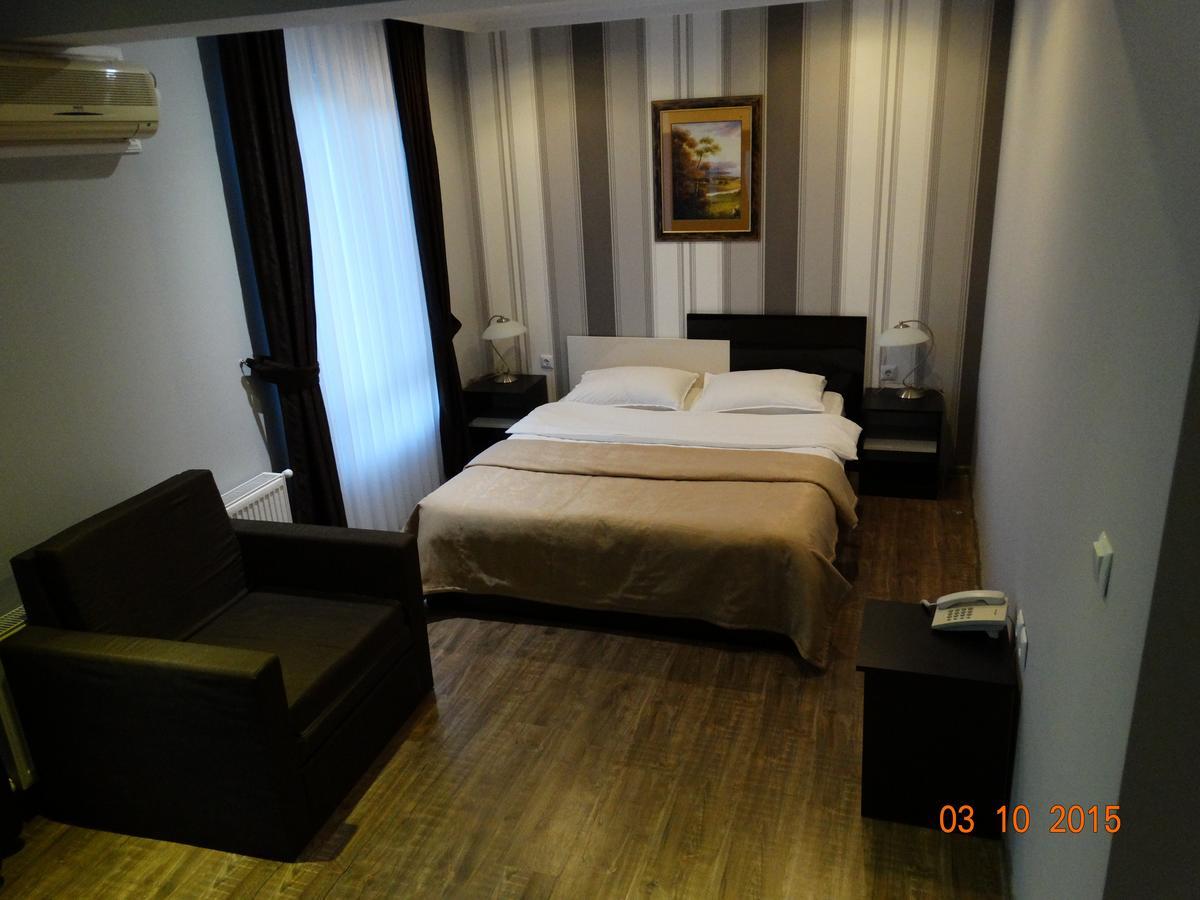 Hotel Mimoza Razgrad Extérieur photo