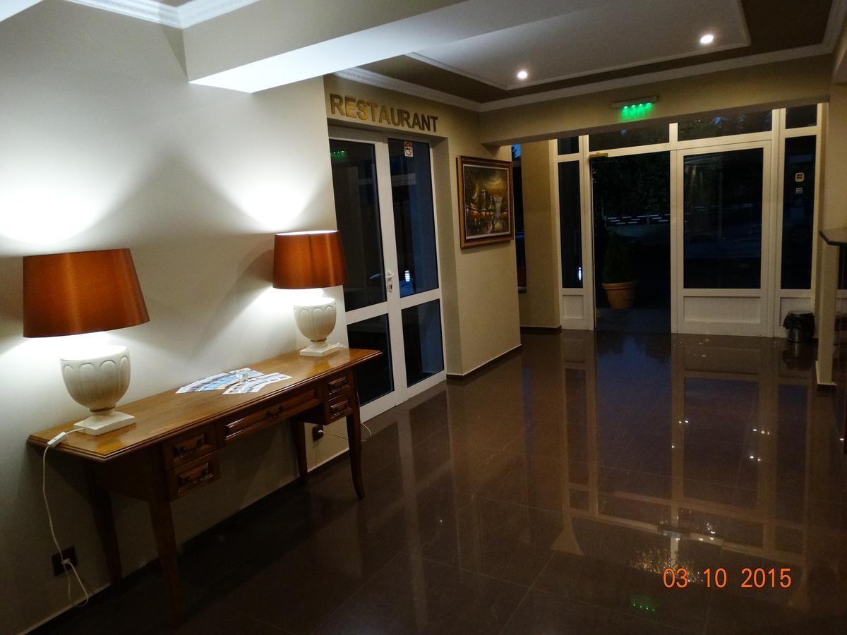 Hotel Mimoza Razgrad Extérieur photo