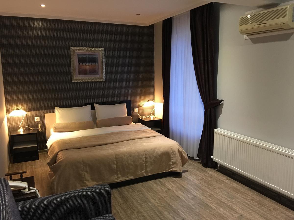 Hotel Mimoza Razgrad Extérieur photo